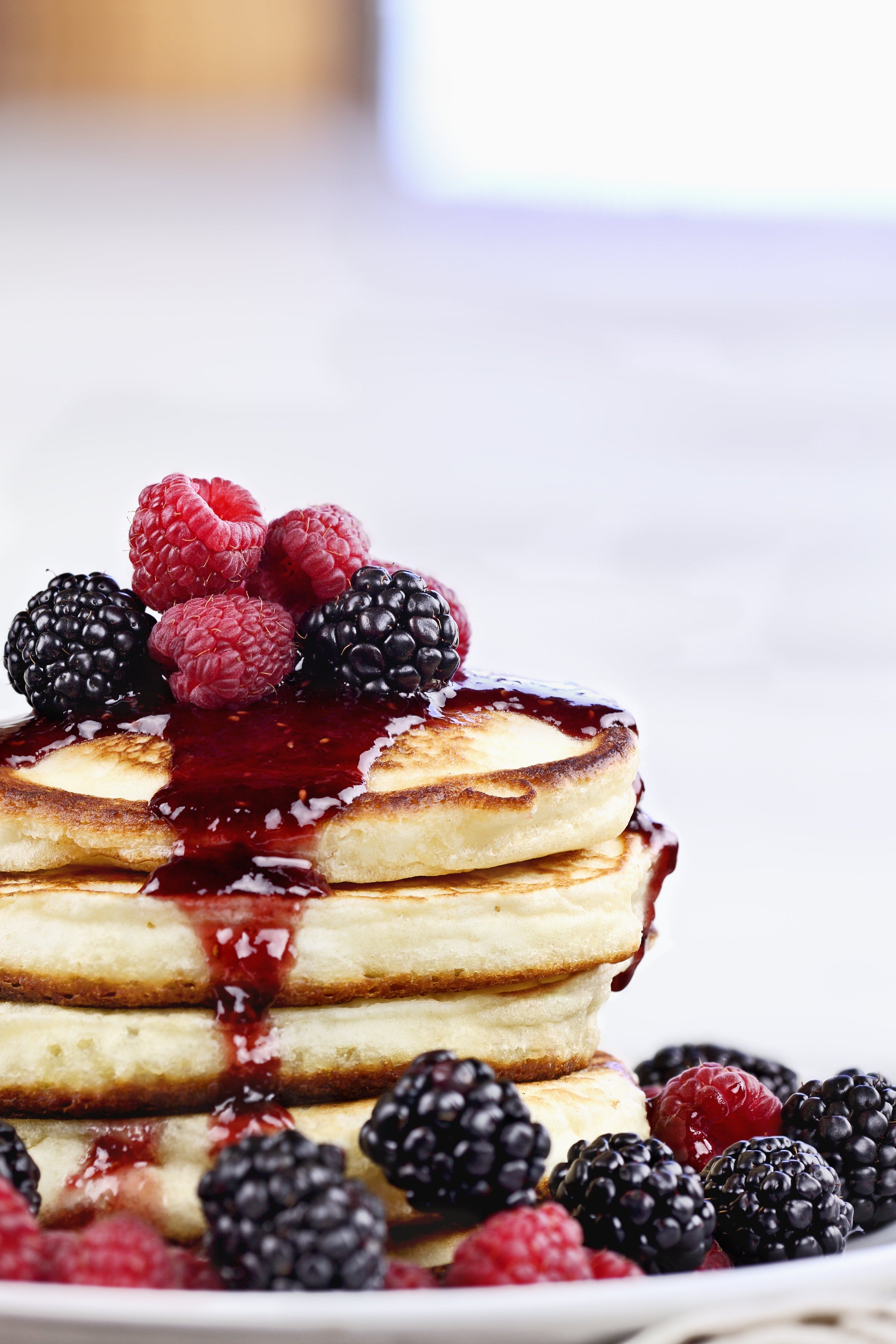 Protein pancakes with blueberry sauce